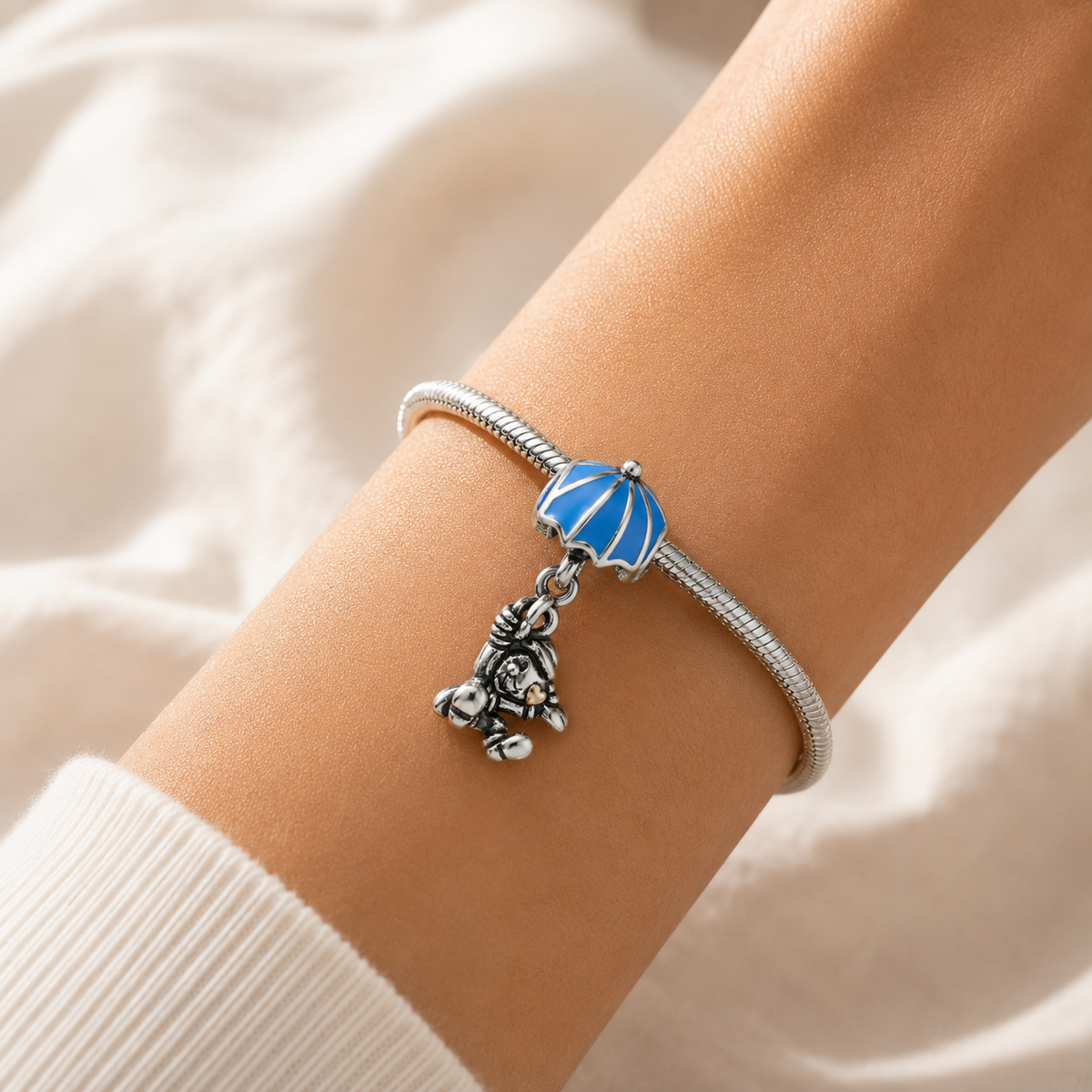 Charm Winnie Pooh con Sombrilla